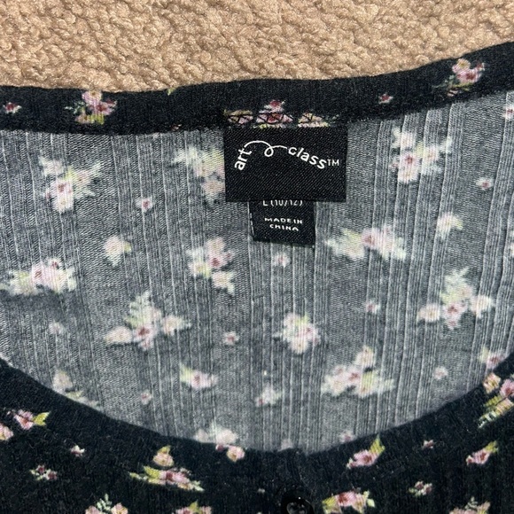 🦄6 Items for $20🦄 2 Girls Tops - Picture 3 of 5